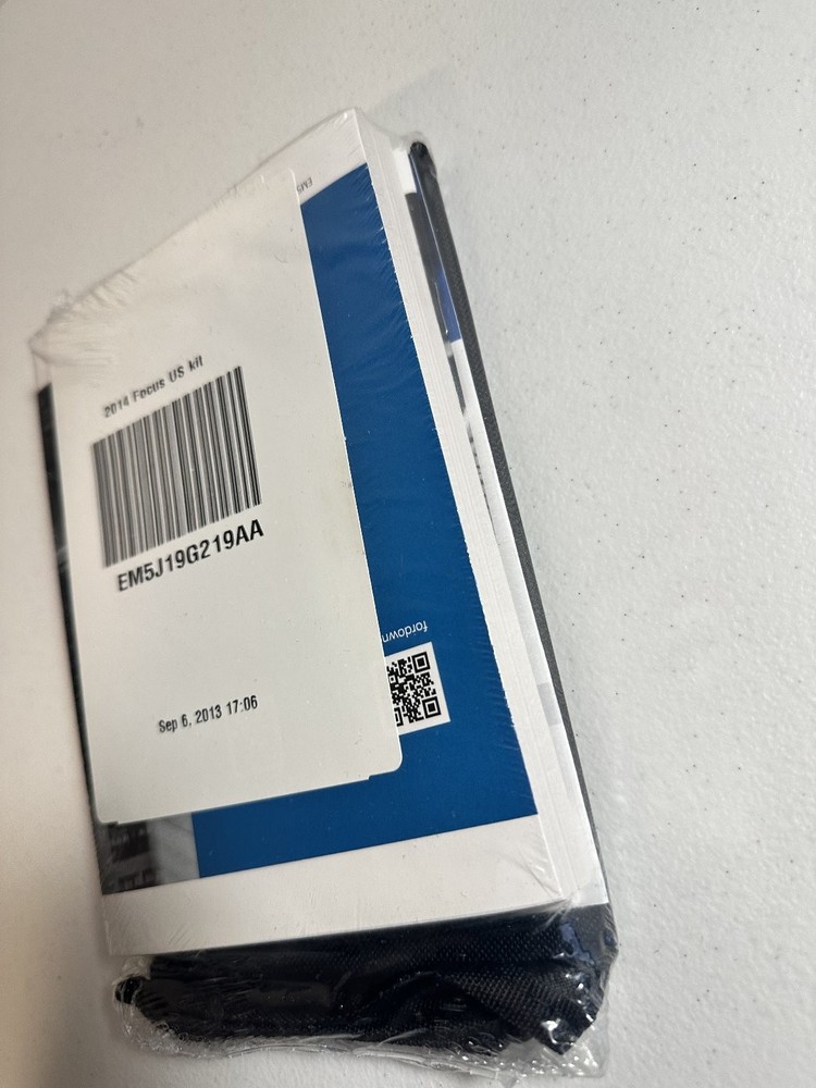 2014 Ford Focus Owner's Manual Set OEM