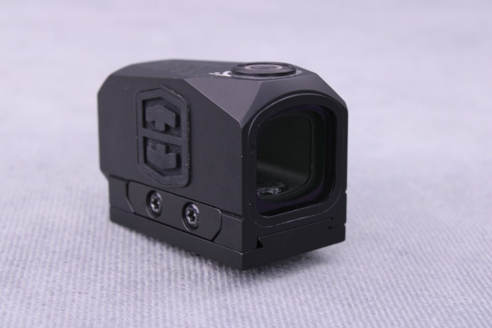 Swampfox Kraken Red Dot Sight with Mounting Plate