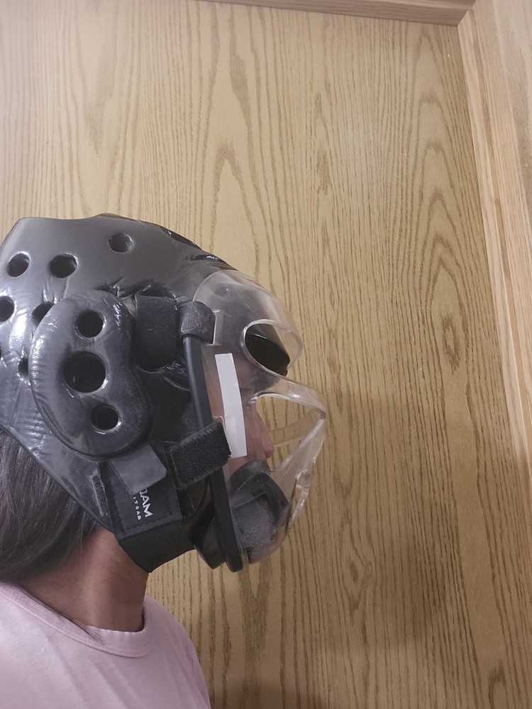 Macho ATA Sparring Helmet Size Medium Red Face Shield Martial Arts