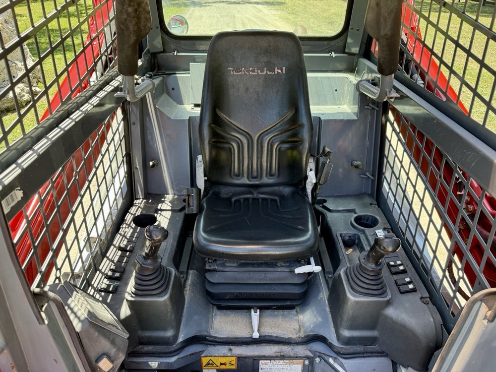 2019 TAKEUCHI TL10V2 SKID STEER TRACK LOADER - JOYSTICK CONTROLS - 2 SPD - QUICK
