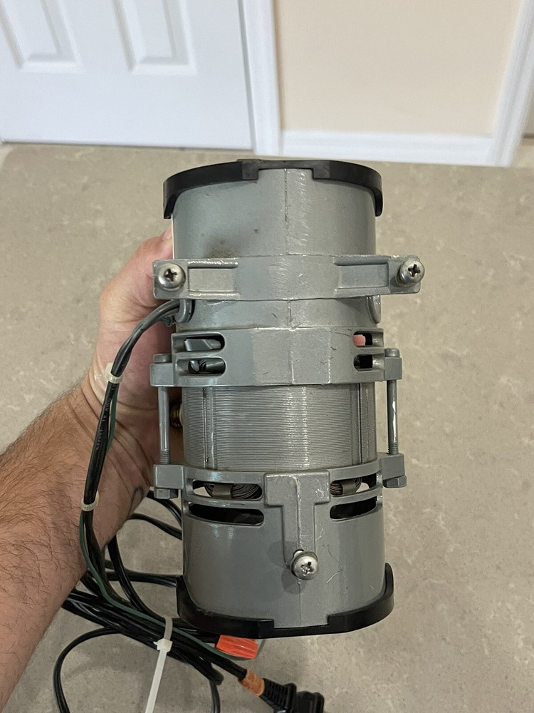 Gast Vacuum Pump Model MDA-V121-AB