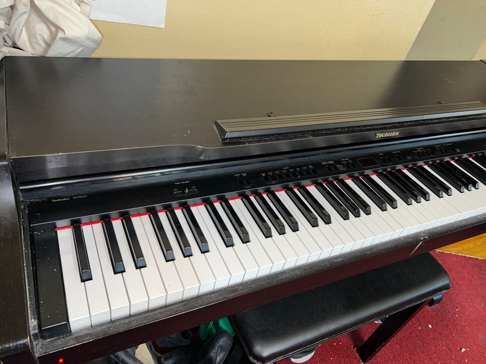 Technics SX-PX552 Digital Piano