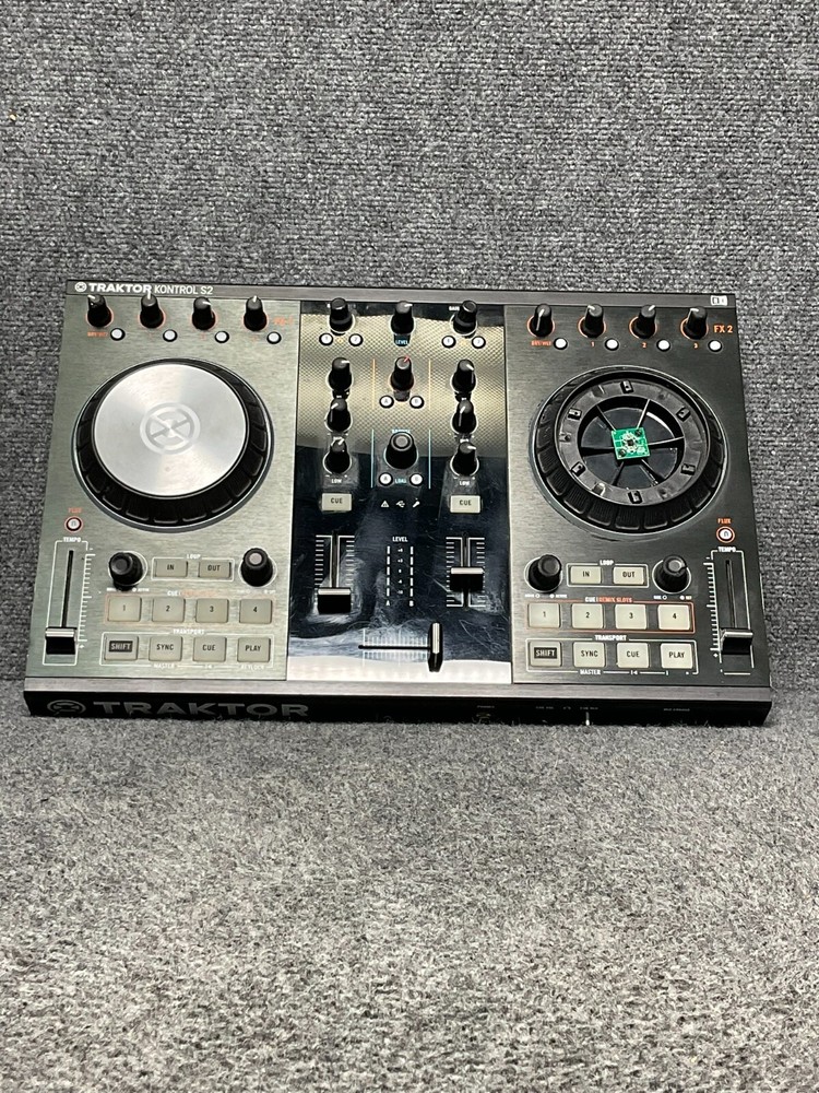 Native Instruments Traktor Kontrol S2 MK2 🎧 2-Channel DJ Controller Black