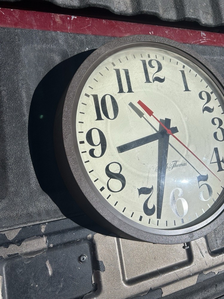 Seth Thomas Vintage Electric Wall Clock