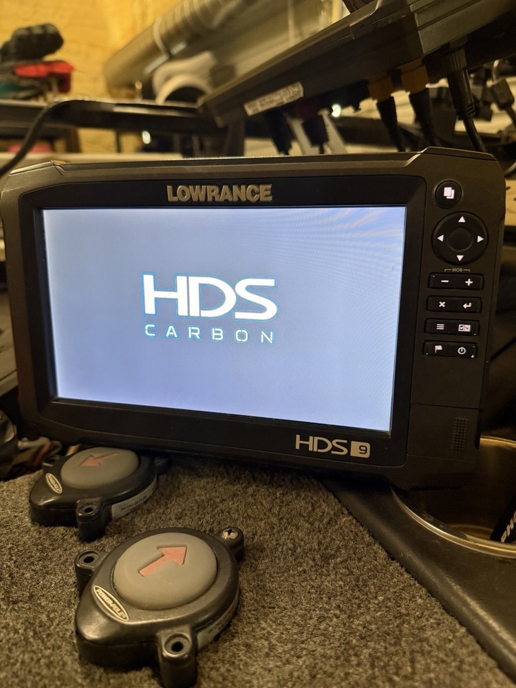 Lowrance HDS 9 Carbon