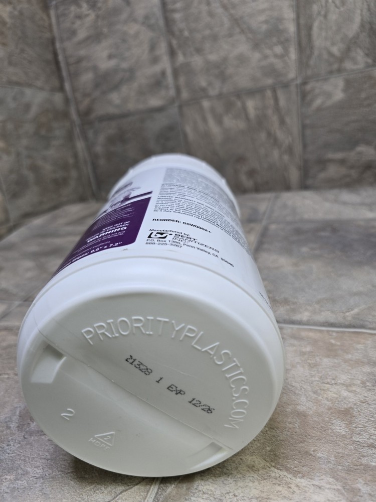 Alpet D2 Surface Sanitizing Wipes - 160ct Container (2 Pack) (Self Closing Lid