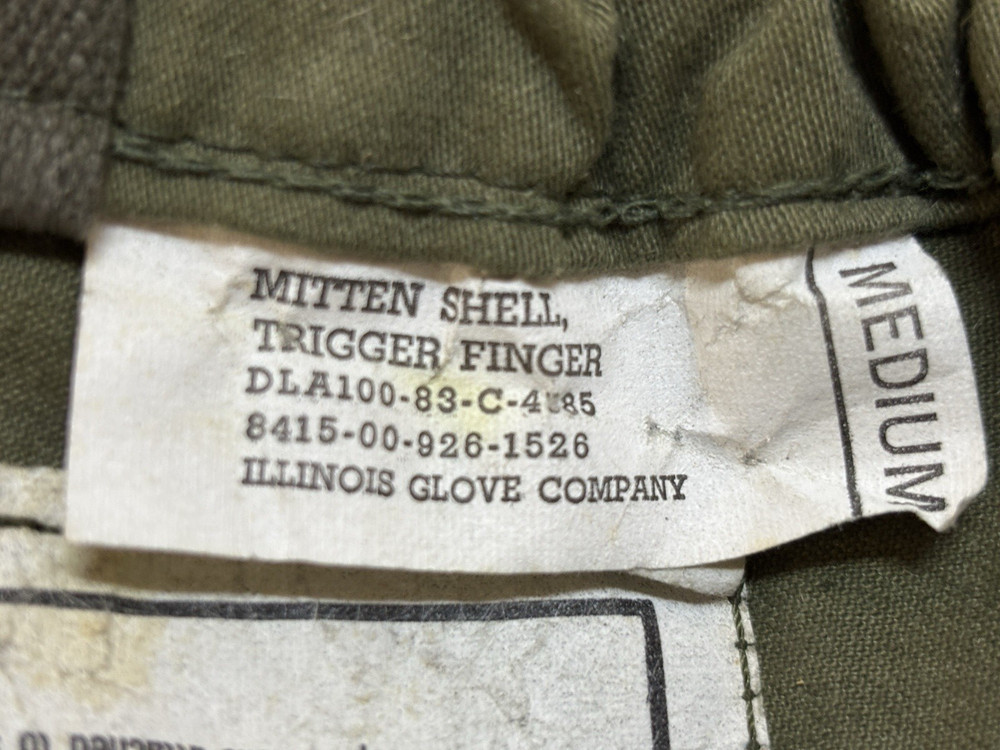 US Military Mitten Shell Trigger Finger M-1965 Vintage Size Medium