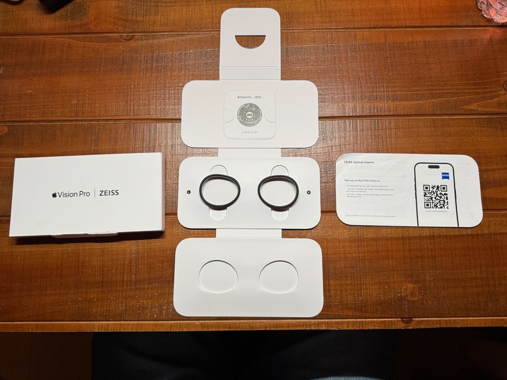 ZEISS Optical Inserts for Apple Vision Pro - Readers +2.00 to +2.75D