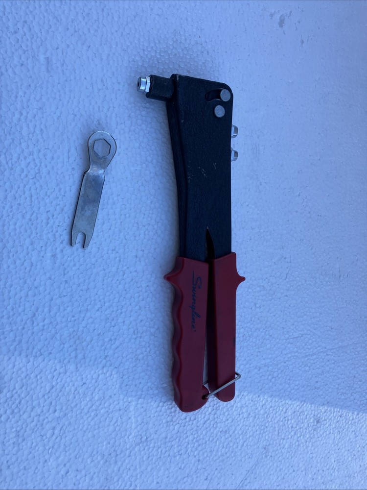 Swingline Rivet Tool CT-2 Great Condition - Includes Original Packaging