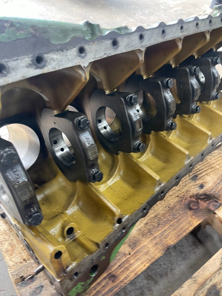 1982 John Deere 2940 Tractor Engine Block R72975