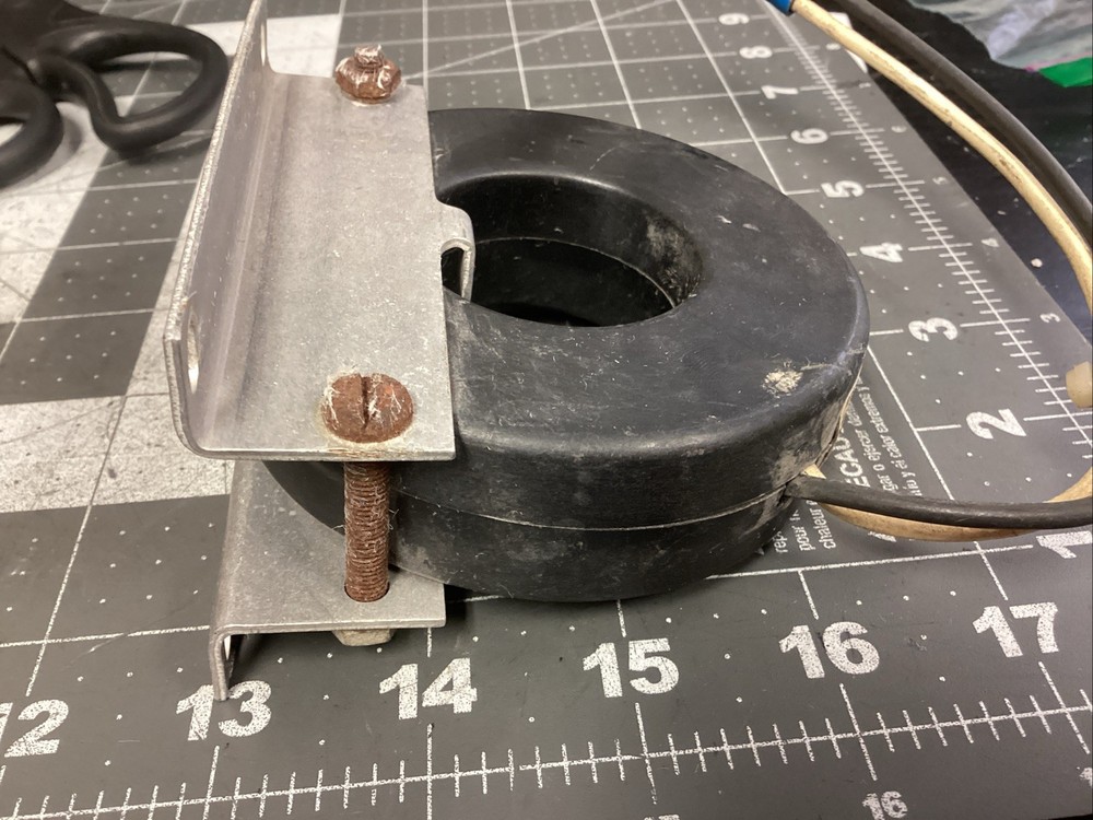Square D 5NR-251 Current Transformer (LPW134D)