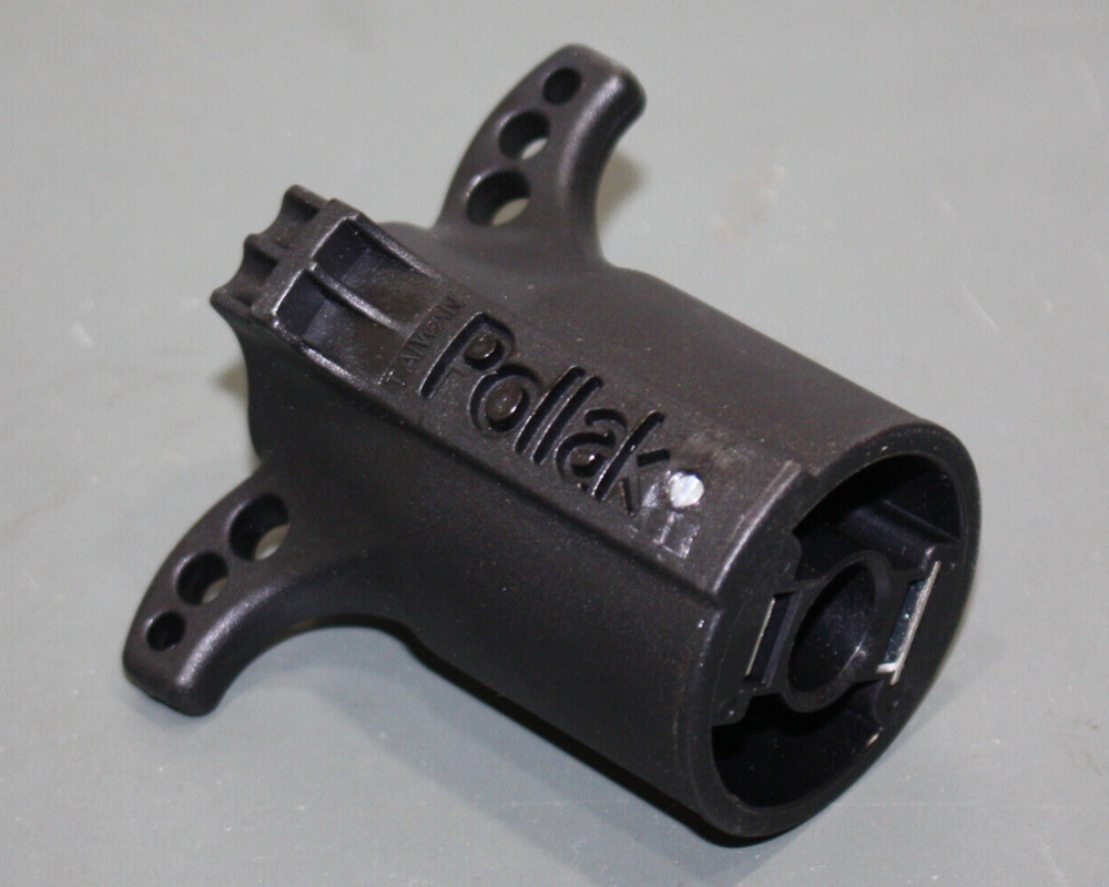 Pollak Power Outlet Adapter 11-896, 7-Way to 12V Auxiliary, 7 Blade, RV Trailer