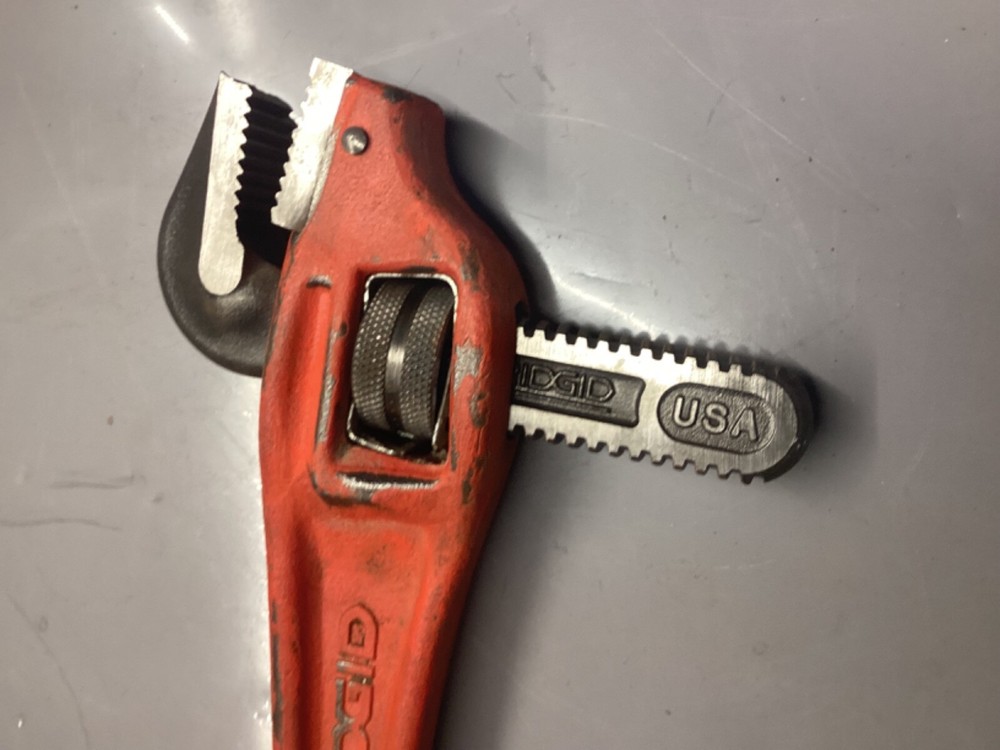 Ridgid Tools 18” Heavy Duty 90° Offset Pipe Wrench NOTE Hook Jaw Has Chipped End