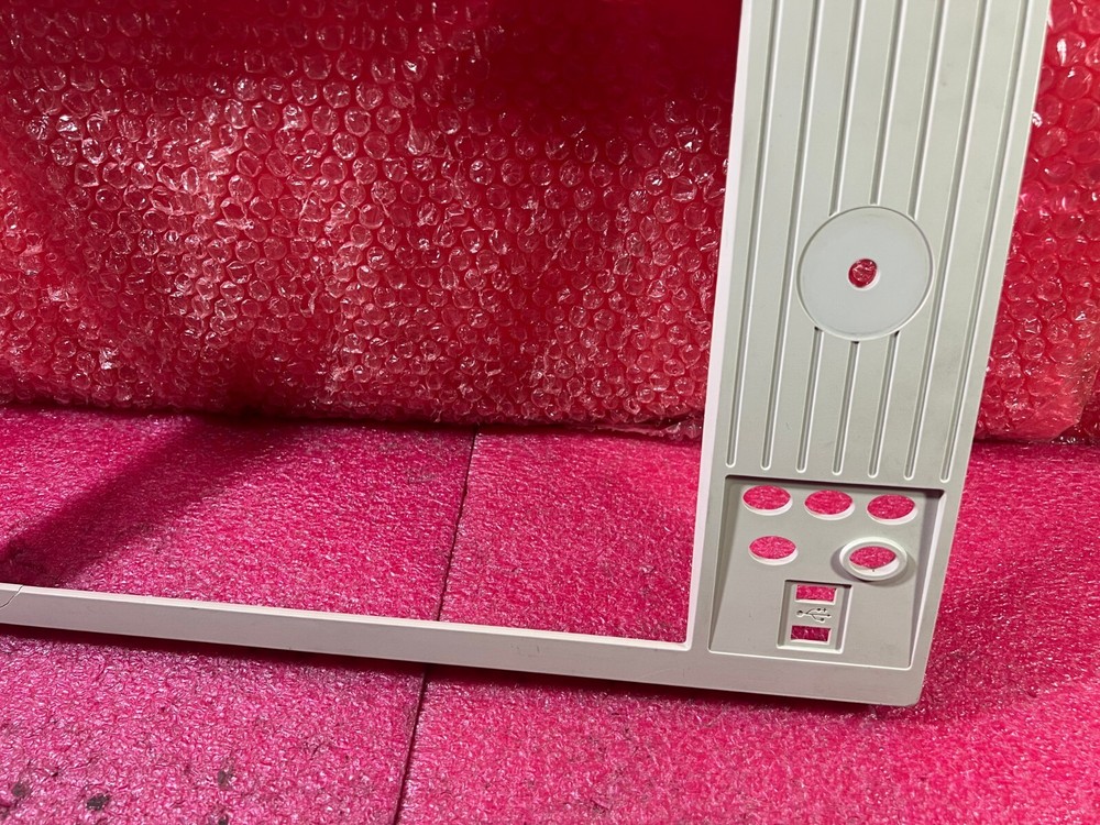 Agilent 16802A Logic Analyzer ''Broken Plastic Panel''