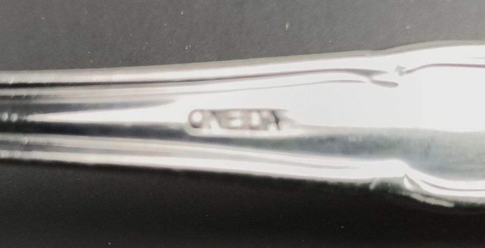 Oneida Claudia Stainless Flatware 2 Sets of 5 Pcs Scroll Edge Glossy Replacement