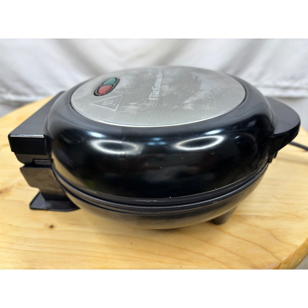 Elite Gourmet EOM205 Non-Stick Omelet Maker
