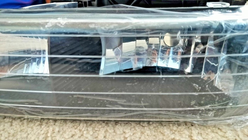 Chevrolet Silverado 2000 - Left Side Headlight CV10083-H **New Without Box**