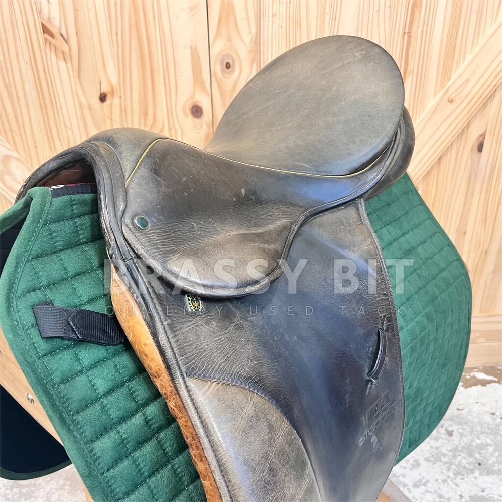 17.5" Stubben Romanus Dressage Saddle