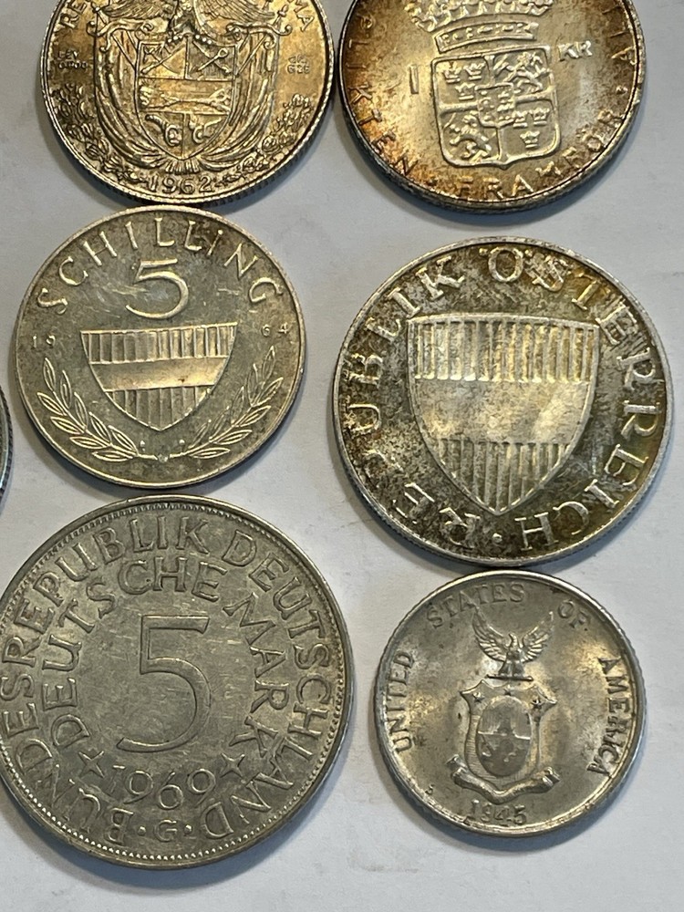 World Silver Coins - Lot 9