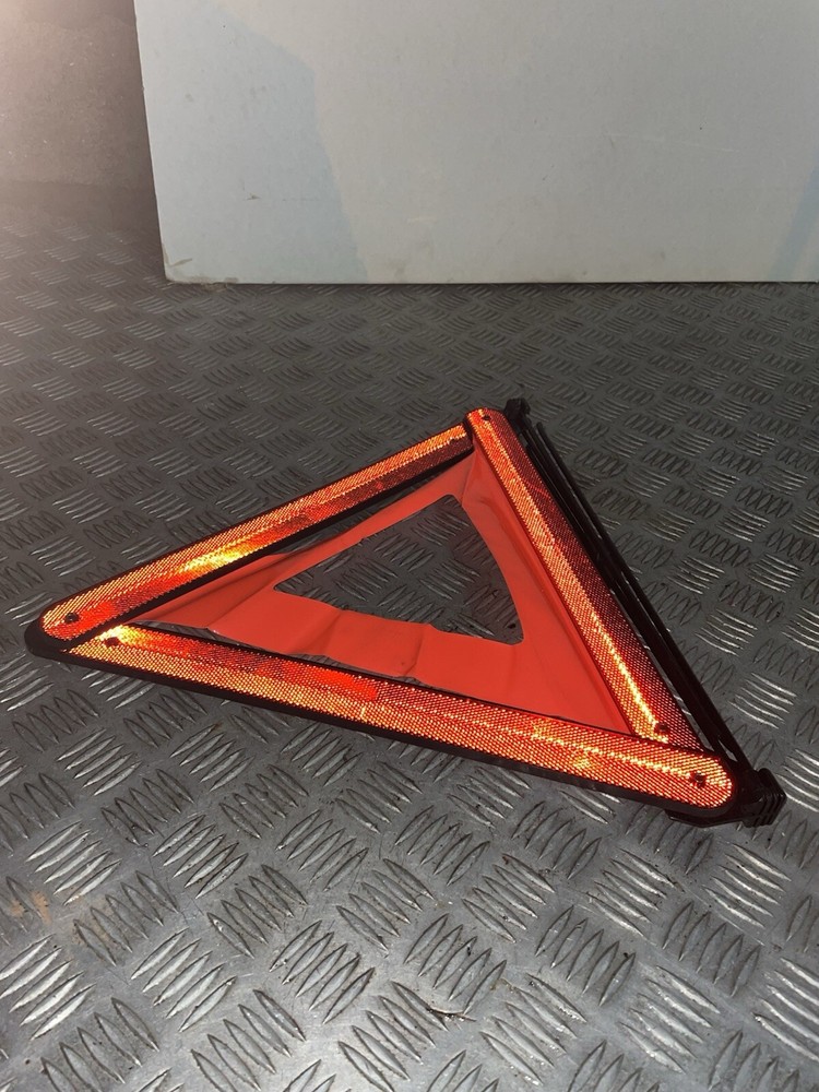 BMW EMERGENCY WARNING TRIANGLE 1095457