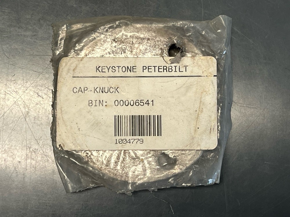 New Spicer-Peterbilt Steering knuckle cap #1004779