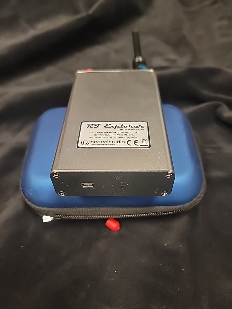 RF Explorer Spectrum Analyzer