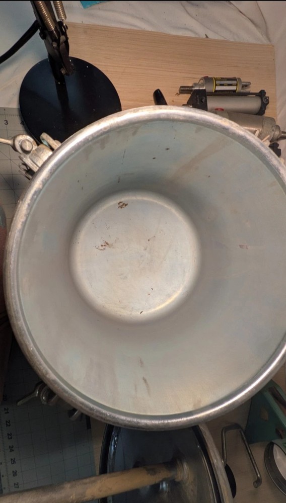 BINKS PAINT SPRAY PRESSURE POT TANK
