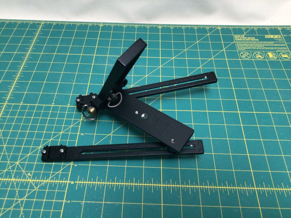 Manfrotto Macro Flash Bracket Art # 330 - Excellent Condition