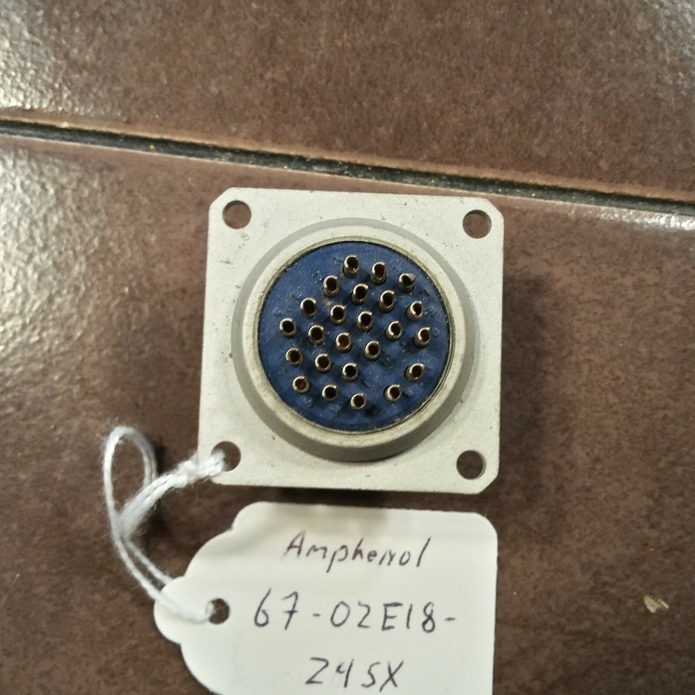 Amphenol 67-02E18-24SX Connector