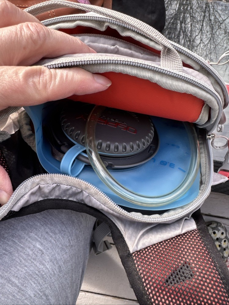 Osprey Verve 9 Hydration Backpack - Gray Orange. Good Condition