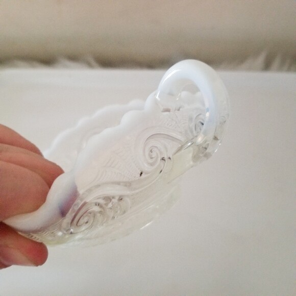 Lemon wedge glass plate