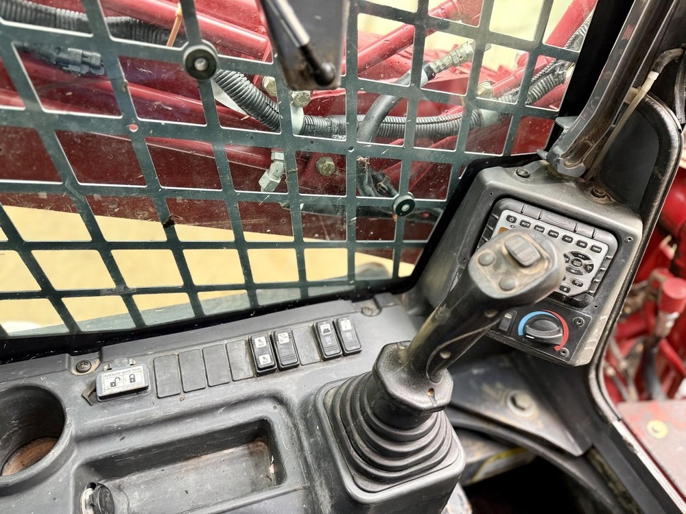2017 TAKEUCHI TL10V2 CAB STANDARD FLOW SKID STEER