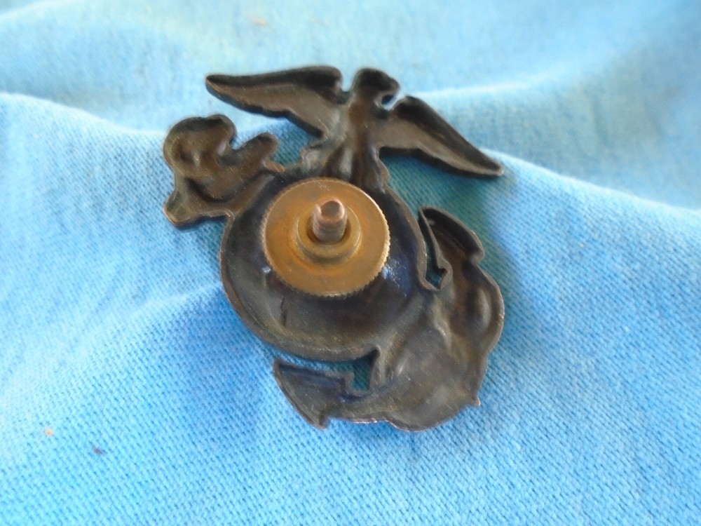 US Marine Corps cap badge