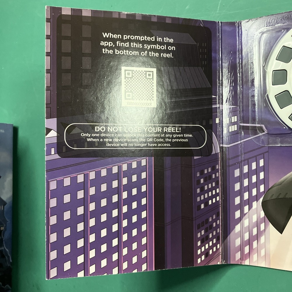 View Master Virtual Reality Experience Destinations (3) & Batman Sets. VERY GOOD
