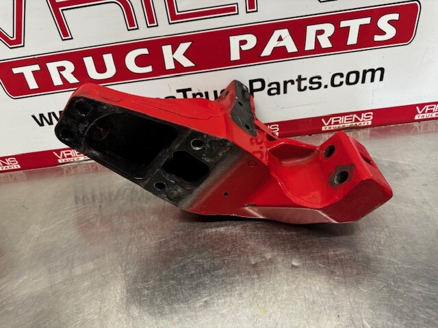PACCAR KENWORTH PETERBILT A85-6136 SUPPORT - FRONT CAB NGP