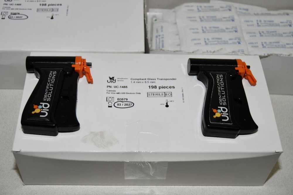 ^ Uid Identification Solutions Microchip Compliant Glass Transponder #X6384