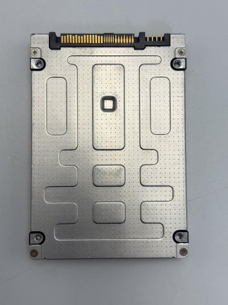 [SAS - NOT SATA] Dell 960GB 2.5" SSD - Mixed Brands Sent Randomly, 100% Tested