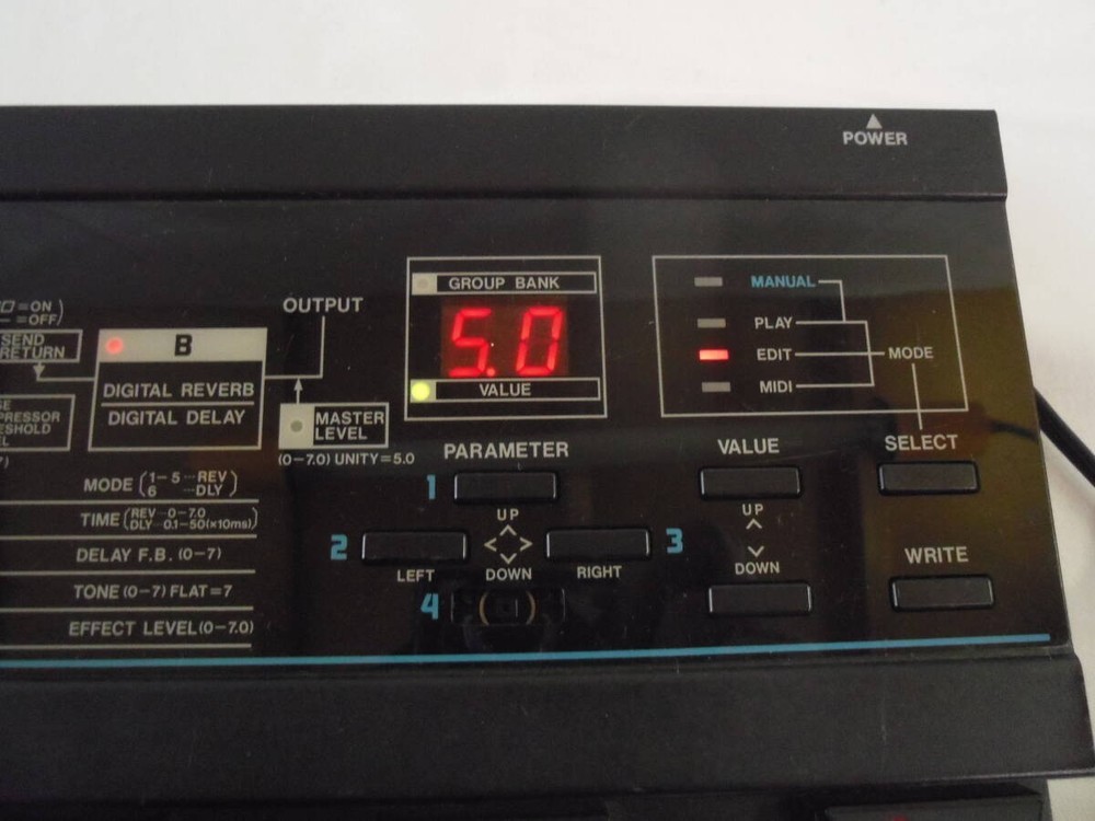 Boss ME-5 Analog Multi Effect processor Pedal 100V