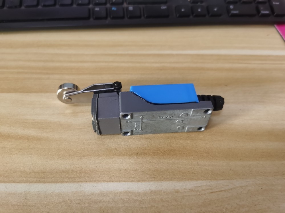 1PC Limit Switch SAV-8104 SAV8104