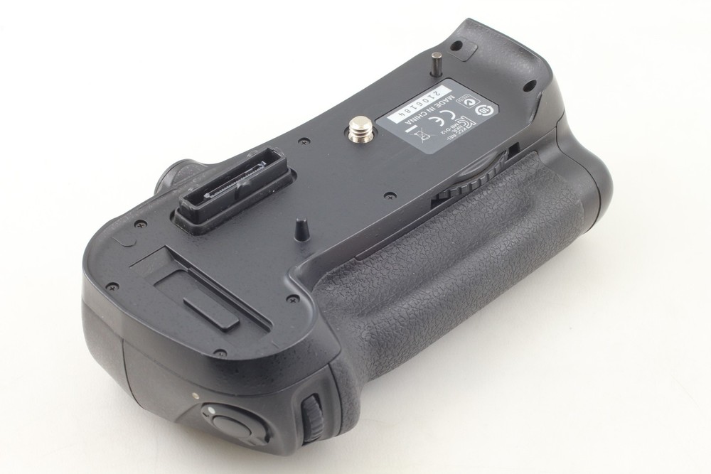 [MINT] Nikon Multi-power Battery Pack MB-D12 From JAPAN