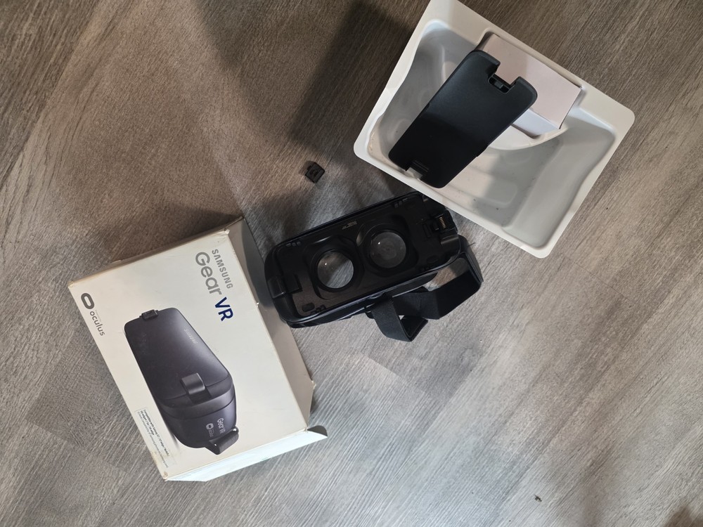 Samsung Gear VR Smartphone VR Headset Black Micro USB Plastic Virtual Reality