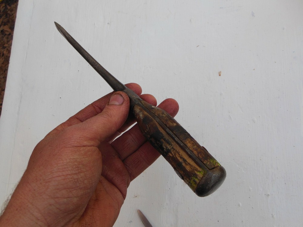 Vintage WORTH Co. Wood Handle Screwdriver Antique