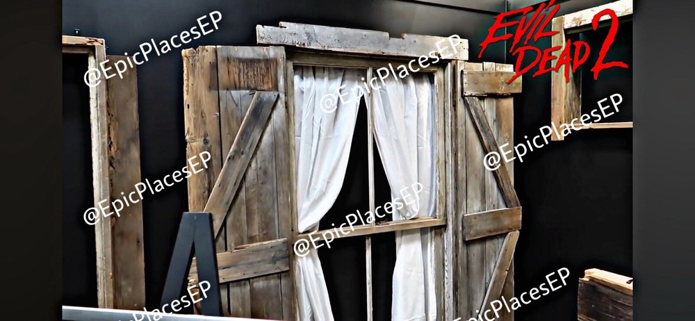 Evil Dead 2 Props Interior Cabin Wood Relics with COA