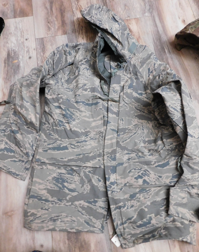 USAF  APECS ABU GORE TEX PARKA SIZE MEDIUM - REGULAR NEW