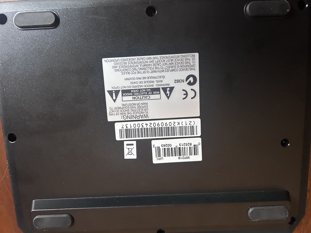 AKAI Professional MPD18 Compact USB MIDI Pad Controller With Cable