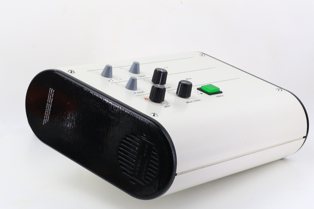 LEICA TYPE MEL61 SURGICAL MICROSCOPE LIGHT SOURCE CONTROL UNIT M695 / 445497