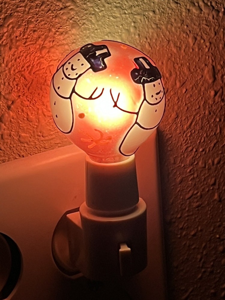 Christmas Night Light Plug In Red Snowman.EUC,ships Within 24 Hours