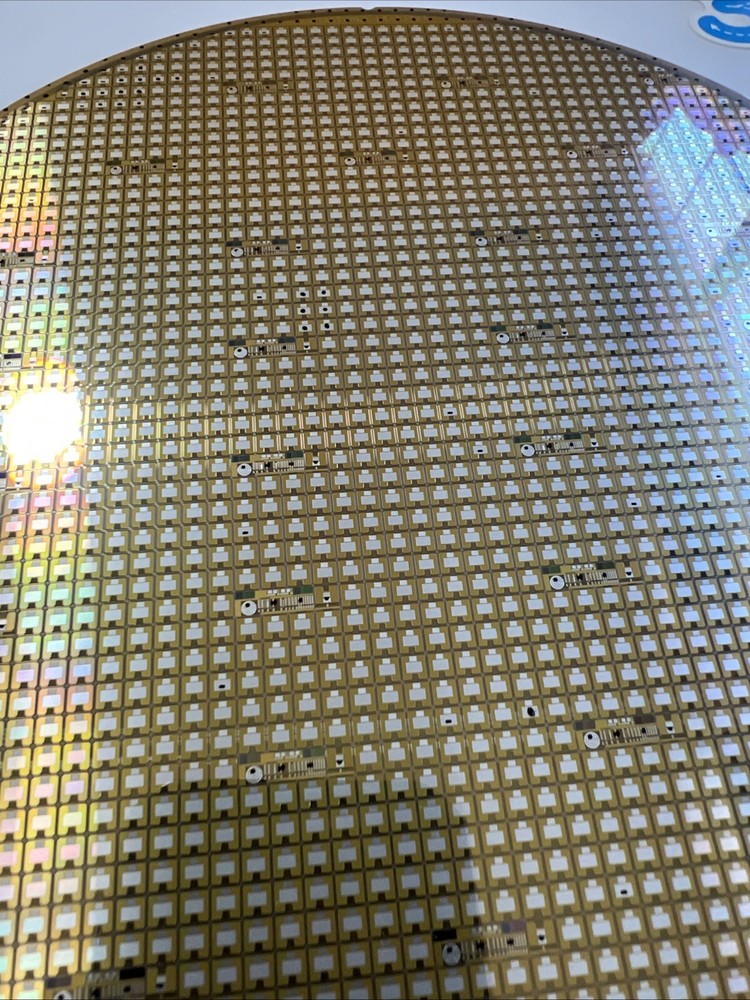 Collection 200mm pattern Silicon wafer 735um Beautiful Wafer With A Frame