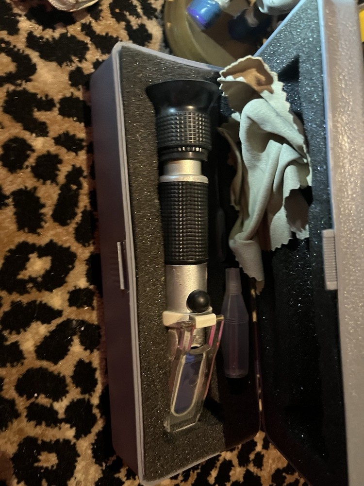 Re Frax  Brix Super Contrast Refractometer in Case