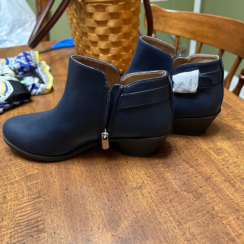 Vionic Millie Ankle Boots Navy Leather Side Zip Low Block Heel Size 9.5 No Box